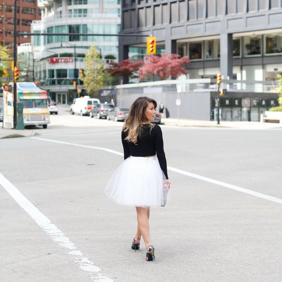 Black Criss-Cross Long Sleeve - Picture 4 of 5